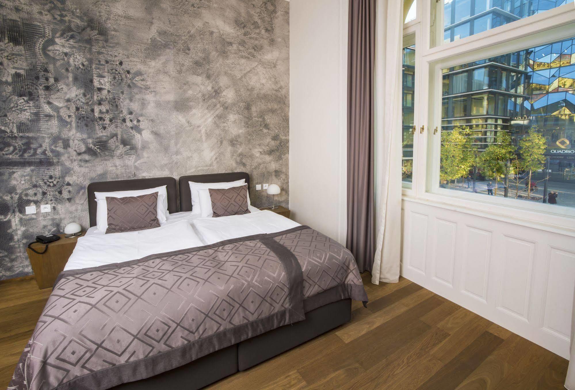 Hotel Golden Crown Прага Экстерьер фото